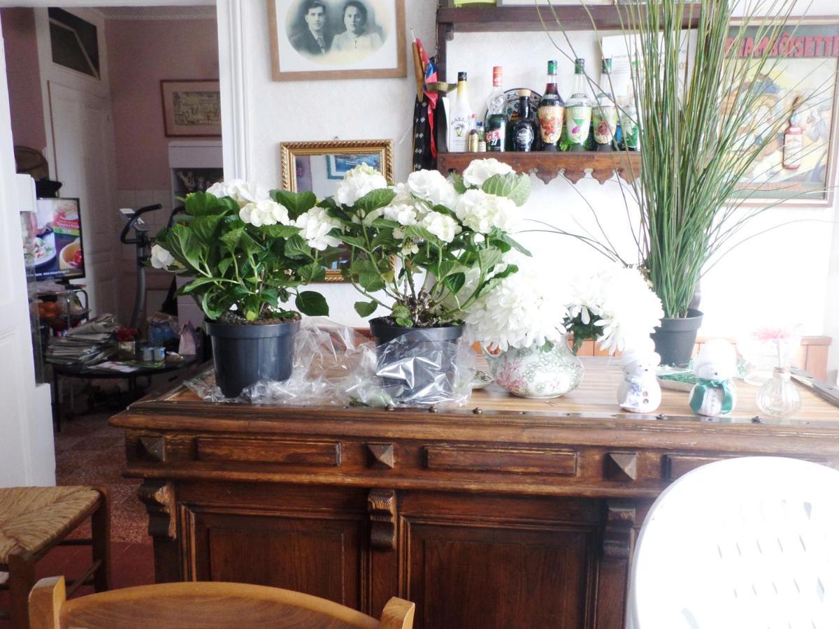 Les Marronniers Bed & Breakfast La Chapelle-sous-Brancion Eksteriør bilde